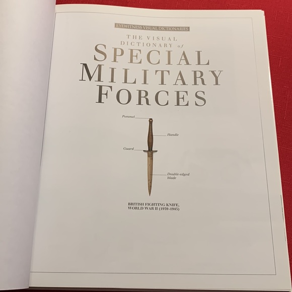 The Visual Dictionary of Special Military Forces by DK Eye Witness Dictionaries - Picture 4 of 6